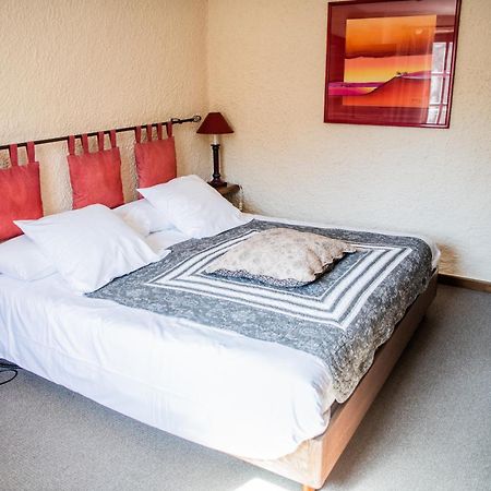 Hotel Les Ardillieres Du Pont D'Oye Habay-la-Neuve Ruang foto