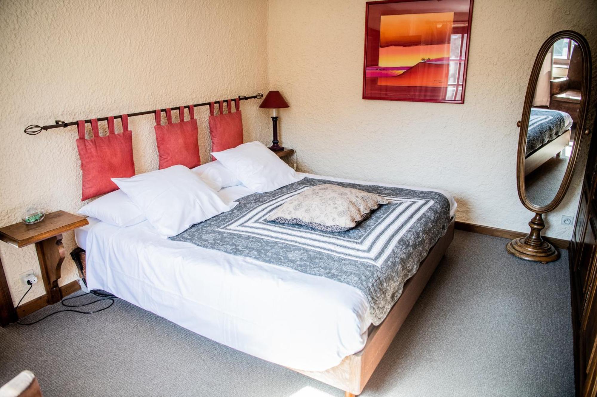 Hotel Les Ardillieres Du Pont D'Oye Habay-la-Neuve Ruang foto